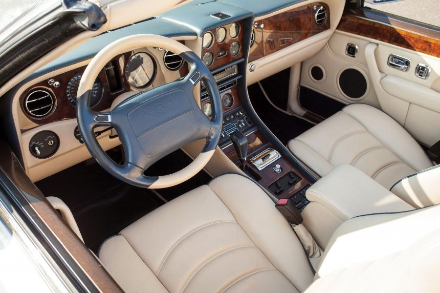 Интерьер Bentley Azure 1995 года  (NA) (фото 6 из 57)